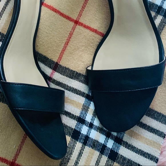 Ann Taylor - Picture 4 of 11